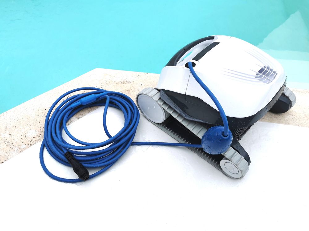 Vinyl pool liner installation